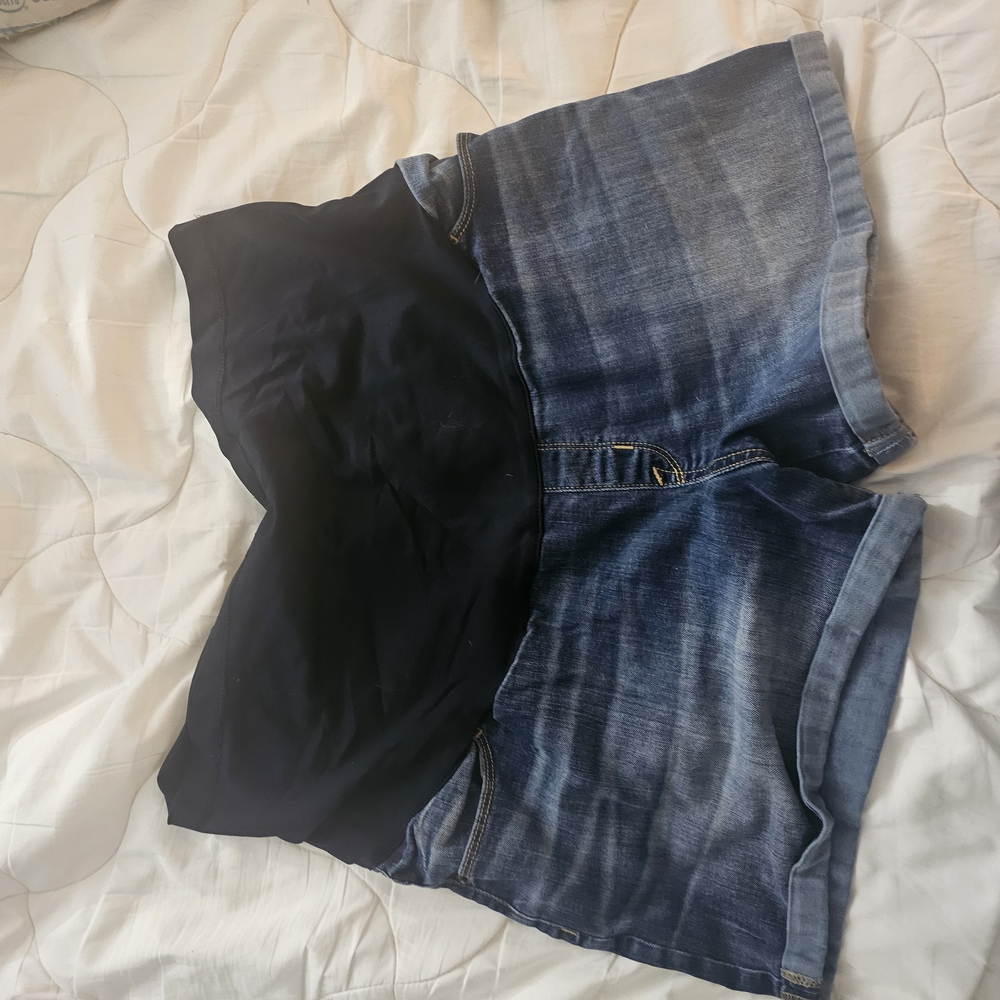 Liz Lange Blue and Black Jean Shorts Casual Denim